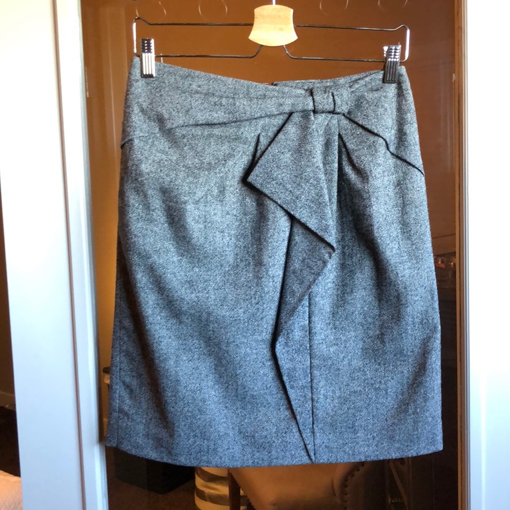 MBanana Republic grey wool pencil skirt w bow
